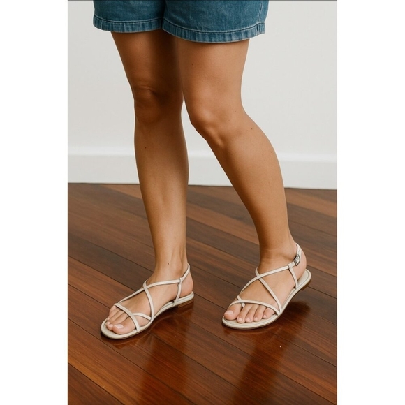 Lacoste Paris Leather Sandals Straps Grey Womens  Size 6 - Picture 1 of 10